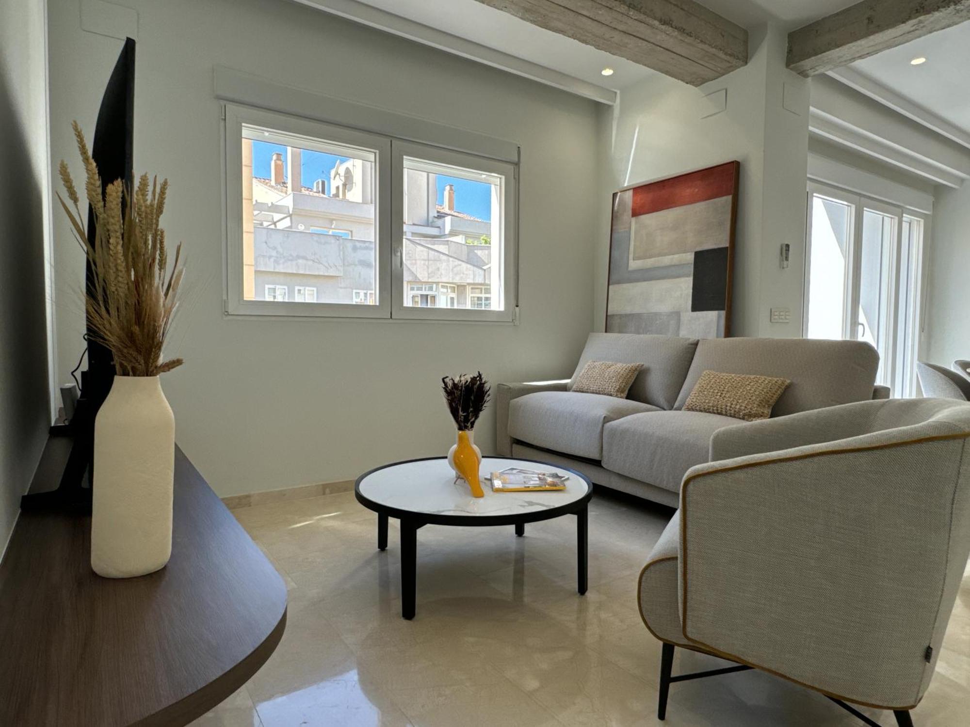 Navas 202 Elegant Suite — Photos 1